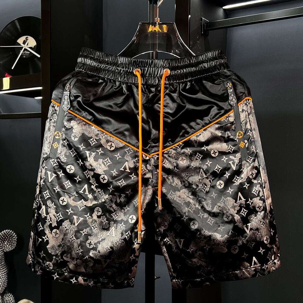 Stylish European-Style Light Luxury Printed Casual For Men, Summer 2025 New Trendy Beach Shorts Asia Size