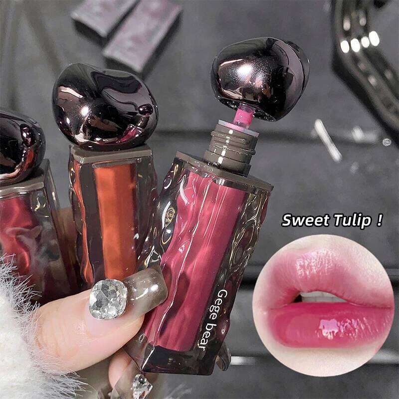 Gege bear Glacier Moisturizing Lip Gloss is moisturizing, lightweight, easy to color, mirror finish lip gloss W260311