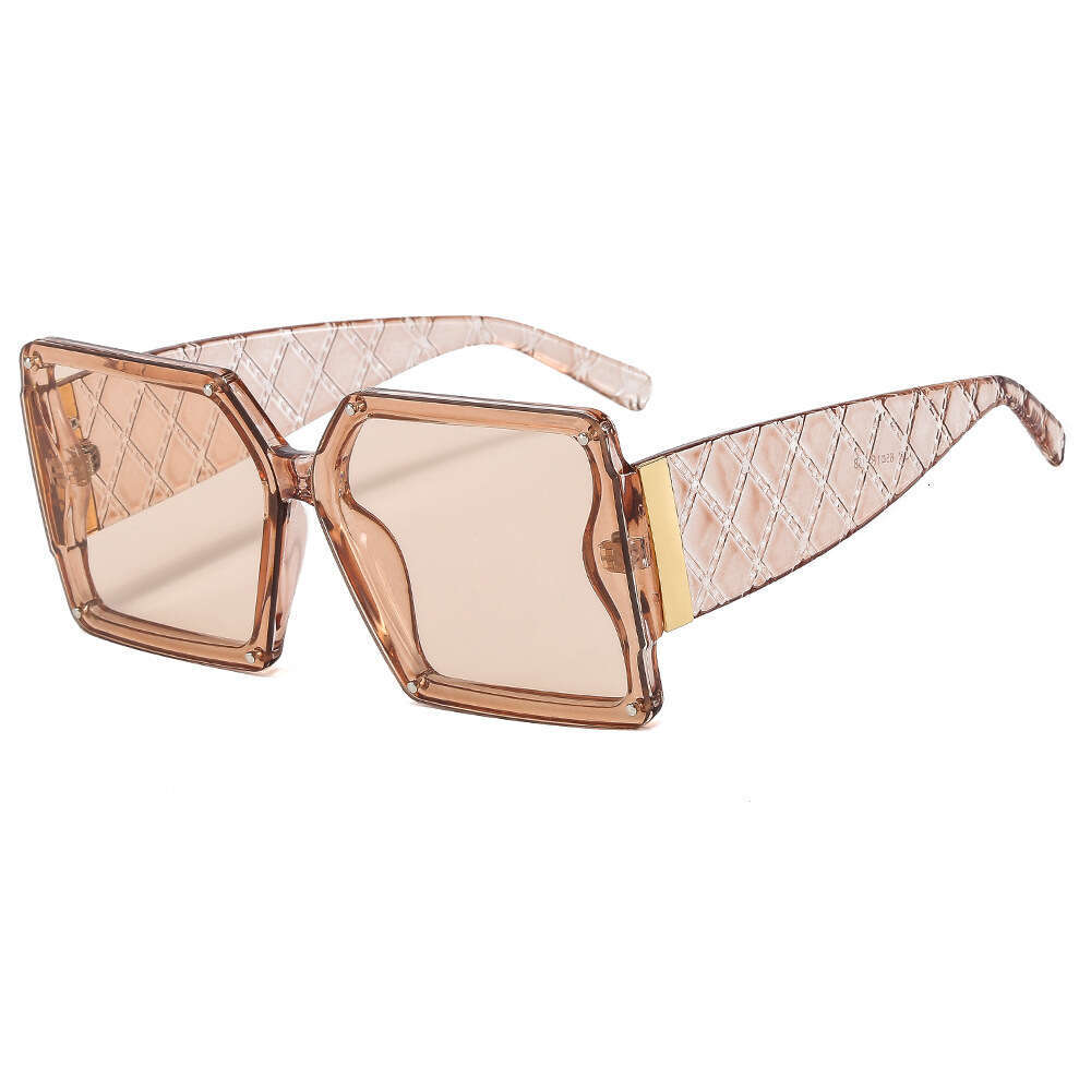Sunglasses for Women Classic Trendy Square frame Gradient tinted lenses Beach Driving Outdoor Sun Glasses Retro Oversized Frame
