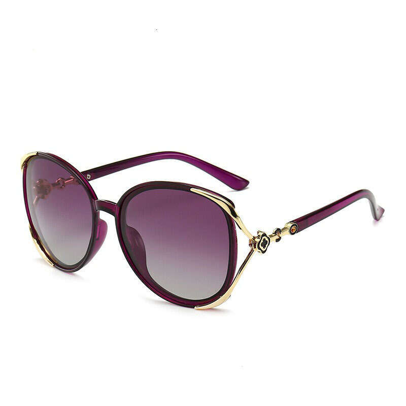 Designer sunglasses for women Classic Round Popular Two-tone frame Gradient purple lenses Beach Sun Glasses Four-leaf clover Detail