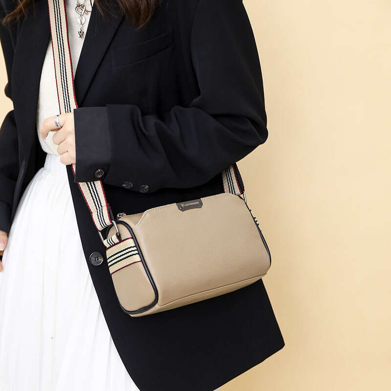 Genuine Leather Women's Large Capacity Top Layer Cowhide Small Square New Fashion Simple Versatile Shoulder Crossbody Bag for Women
