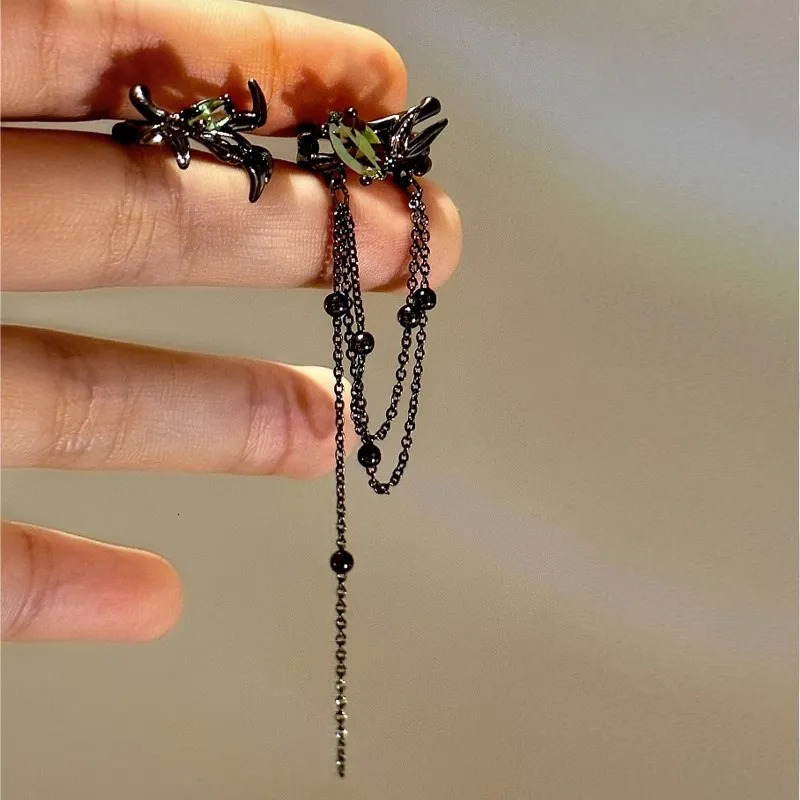 Irregular Black Thorn Tassel Earbone Clip Earrings for Women Piercing Asymmetric Green Zircon Chain Ear Jewelry 260309