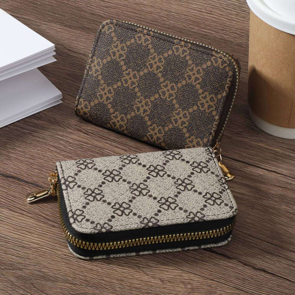 Women's minimalist short with clutch wallet, fashionable zipper wrapped around coin wallet