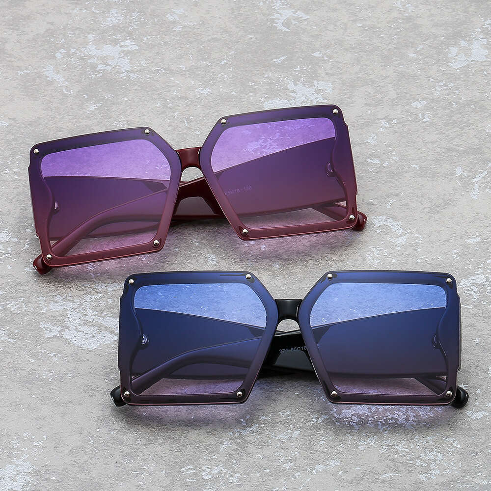 Sunglasses for Women Classic Trendy Square frame Gradient tinted lenses Beach Driving Outdoor Sun Glasses Retro Oversized Frame