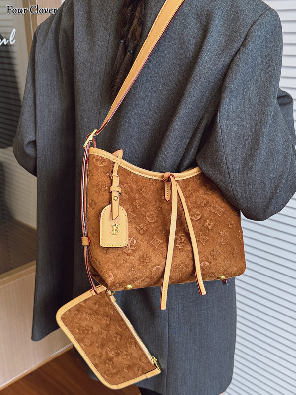 High-end women's single shoulder bag, new embossed tote letter bag, large-capacity crossbody commuter bag, luxury handbag, casual retro hand-held