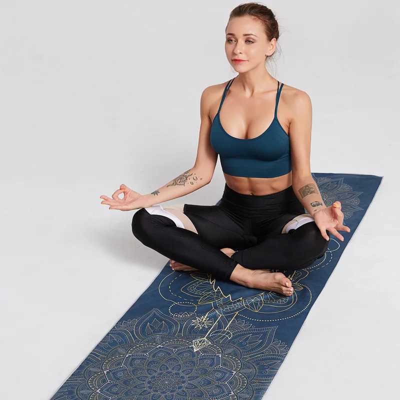 Yoga Mat Towel double-side Velvet Yoga Fitness Isolation Mat non-slip Folding Portable Sports Mat Towel Beach Quick Dry Towel M260312