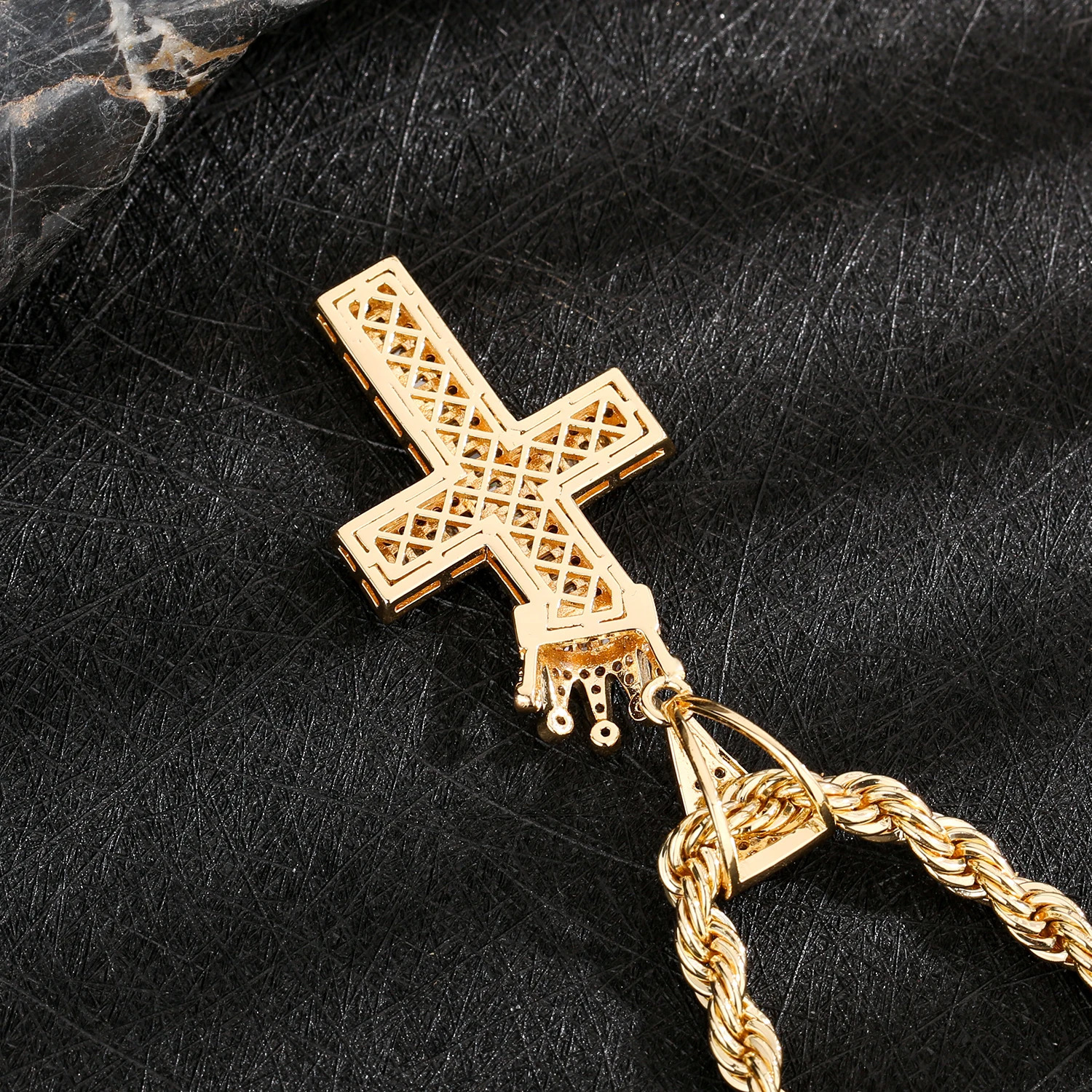Elegant Cross Pendant Necklace with CZ Stones Copper Chain Jewelry for Everyday Wear Gift Giving 260304
