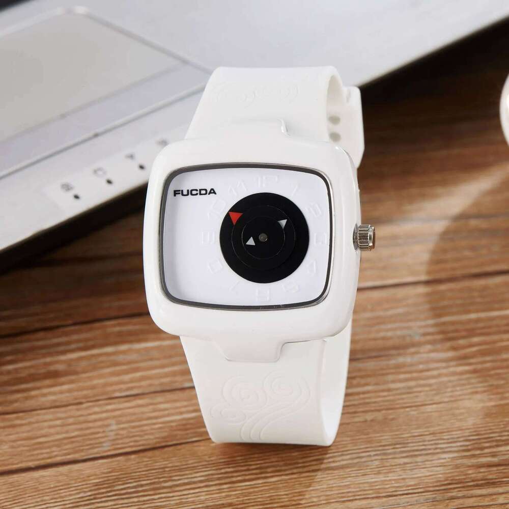 Fashionable Creative Cool Men's Simple Sports Style Waterproof Silicone Strap Quartz Watch For Man relojes para hombres