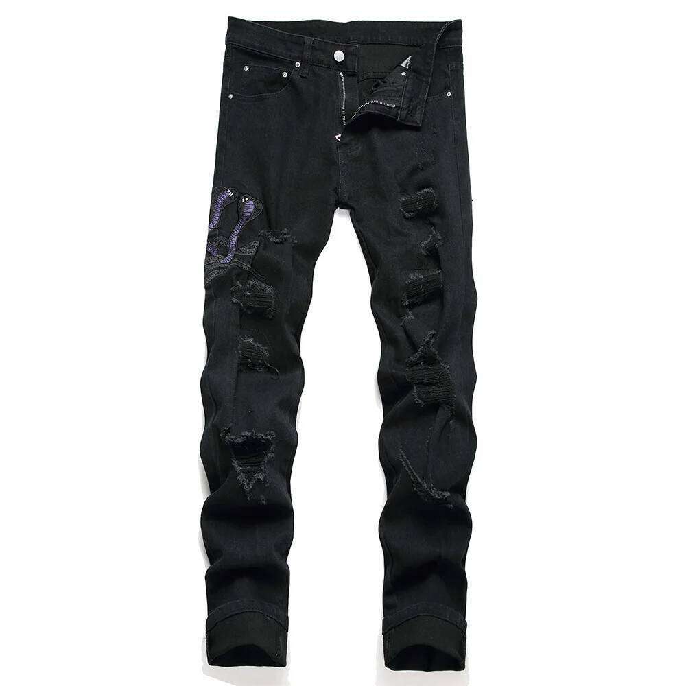 Men Snake Embroidery Jeans Streetwear Black Stretch Denim Pants Holes Ripped Distressed Slim Straight Trousers 26Y0312