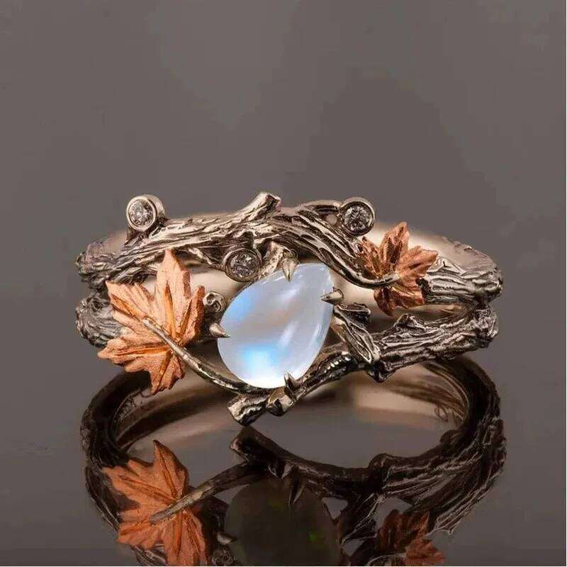 Vintage Boho Hollow Leaf Moonstone Ring for Women Niche Design Fashion Ethnic Rings Vocation Jewelry Gifts H260312