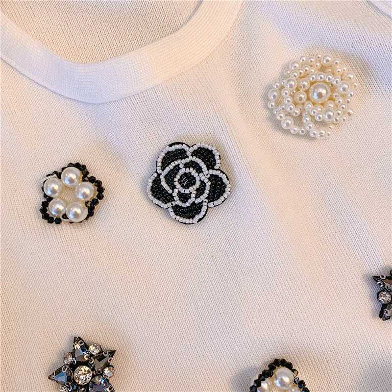 Flower Beaded Knitted Vest Sling Womens 2024 Summer High Quality Sweet Fashion Outer Wear Sleeveless T-Shirt TopT260312