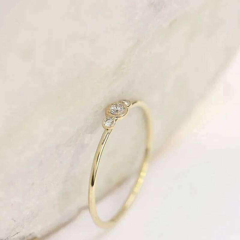 Huitan Exquisite Women Wedding Gold Color Smooth Ring with Three Cubic Zirconia Simple Stylish Female Rings Trendy Jewelry H260312