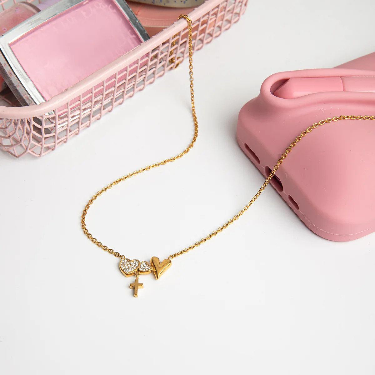 YHTOT Simple Classic 18K Gold Color Plated Stainless Steel Rhinestone Heart Shape Pendant Necklace Cross Pendant Ladies Jewelry 260311