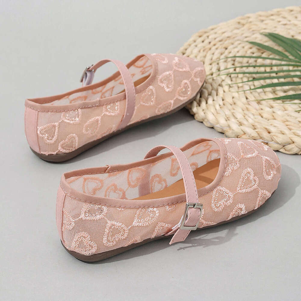 Summer elastic straps for girls, flat embroidered heart-patterned mesh shoes, fashionable, elegant, cute, with bowknot, children's shoes 8158