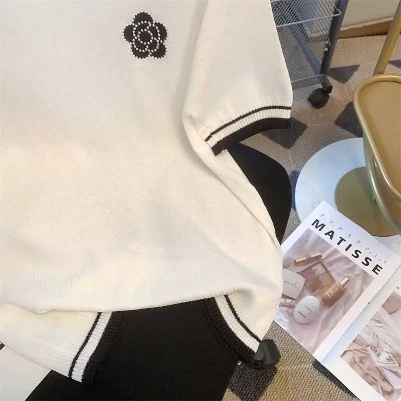 Women 2025 New Summer Camellia Ice Silk Short-sleeved T-shirt to Make You Look Slim and Shoulder Knitted TopT260312