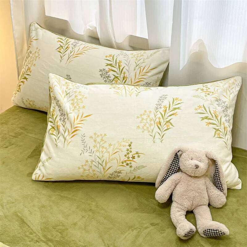 4pc milk four-piece set 2025 New autumn coral velvet quilt cover, bed sheet and pillow, winter fleece bedding H260312