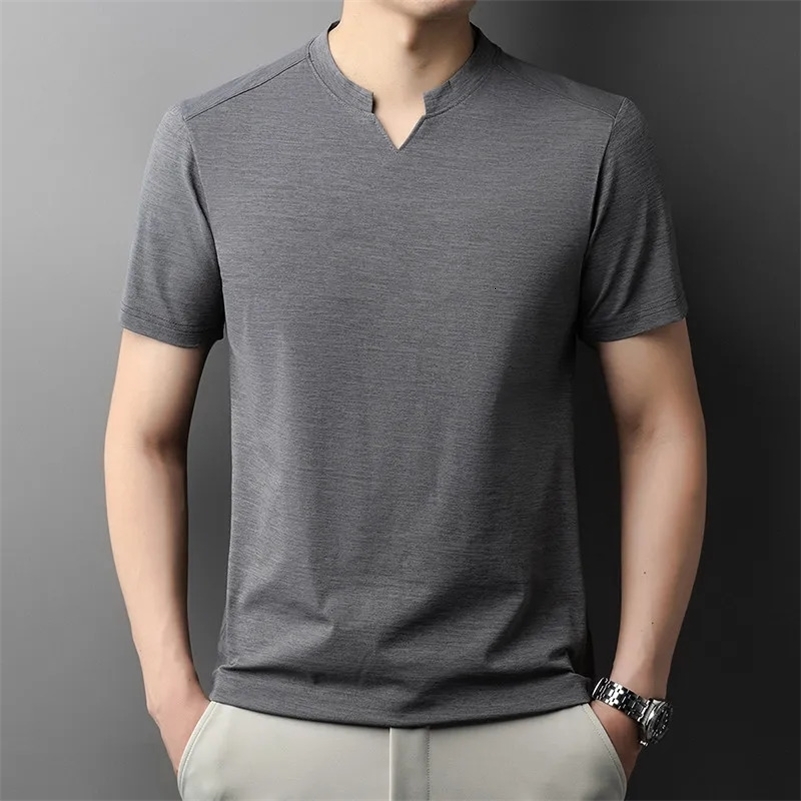 Korean Mens Casual and Fashionable Small V-neck Solid Color Short Sleeved T-shirt Comfortable Summer Versatile Top 260227
