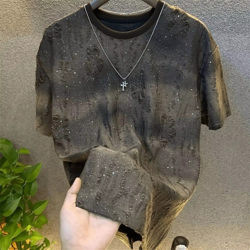 Summer Tear Men Clothing Summer Rhinestone Rivet T-shirt Round Neck Casual T-shirt Korean Version Mens Short Sleeves Tee 260227