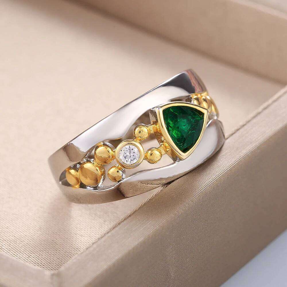 Huitan Women Ring Jewelry Unique Triangular Green Stone Anniversary for Female Mothers Birthday Gift Fashion Finger Rings H260312