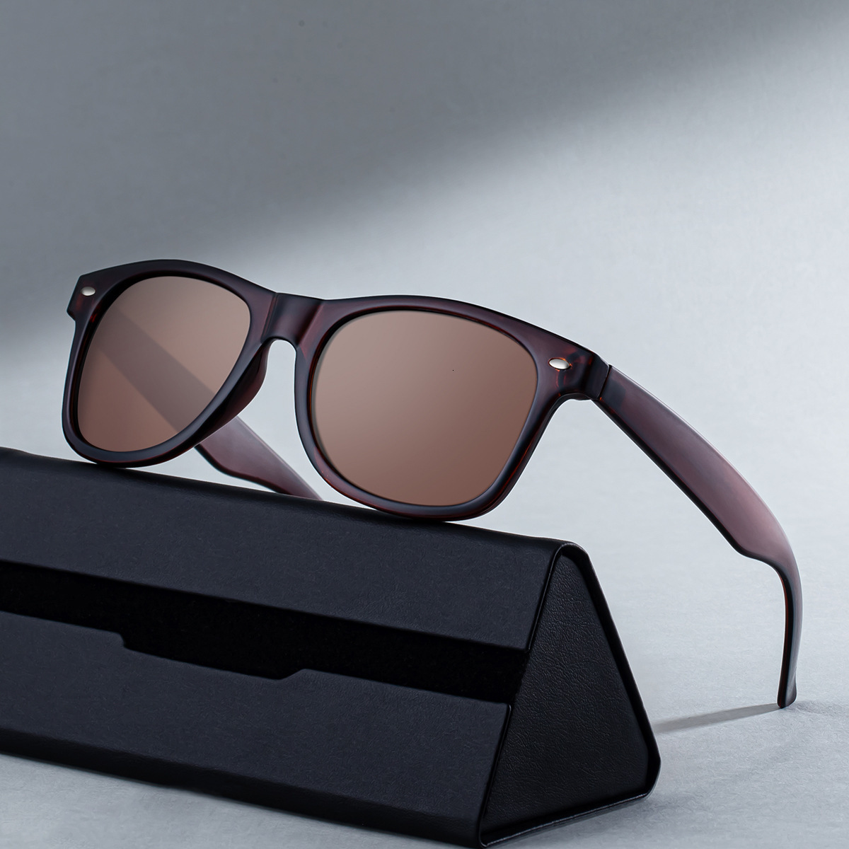 2026 New European American Fashion Square Frame Polarized Simple and Stylish Outdoor Sun Protection Sunglasses for Men,