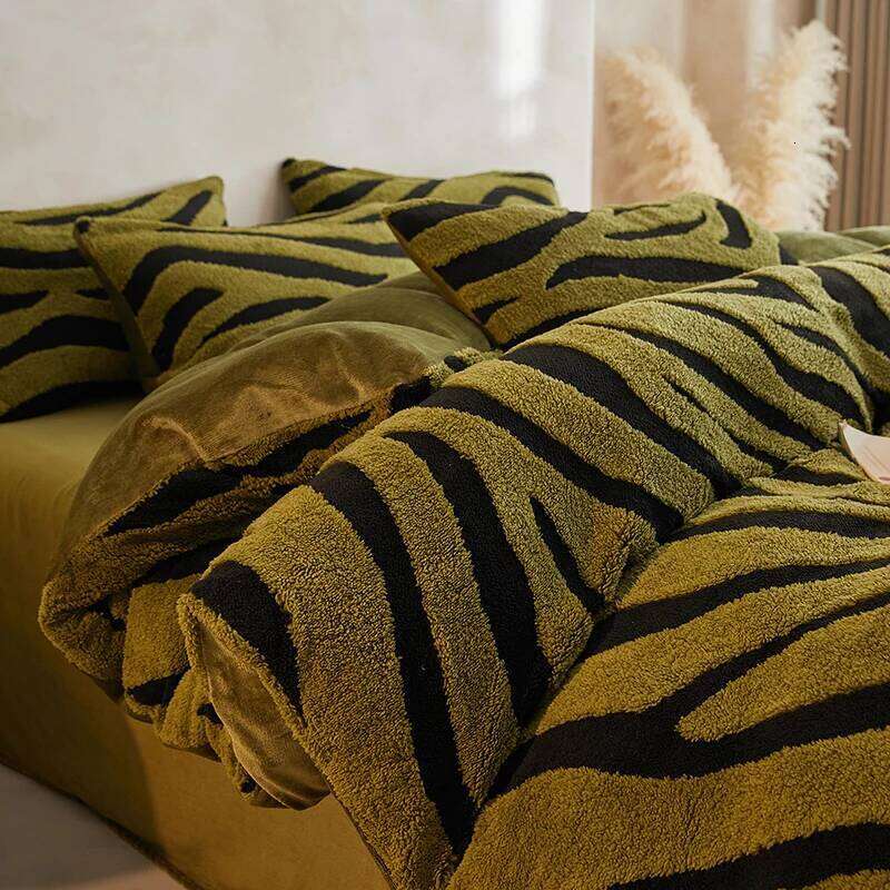 2025 autumn and new jacquard sheep milk fleece four-piece set winter thickened quilt cover bed fitted sheet H260312