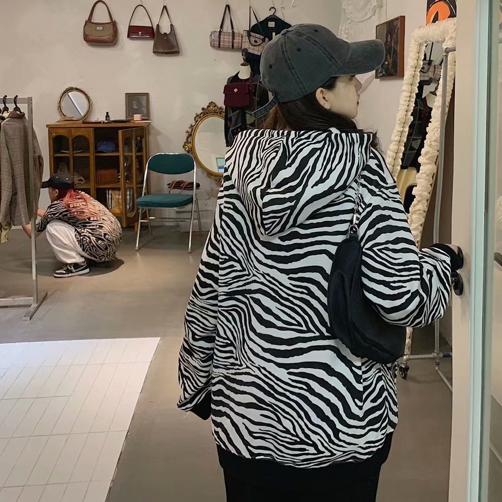 Autumn And Winter Stylish Commuter Striped Hooded Zip-up Long-sleeve Sweatshirt For Women Designer Hoodie Version Loose And Trendy Slim-fit Jacket
