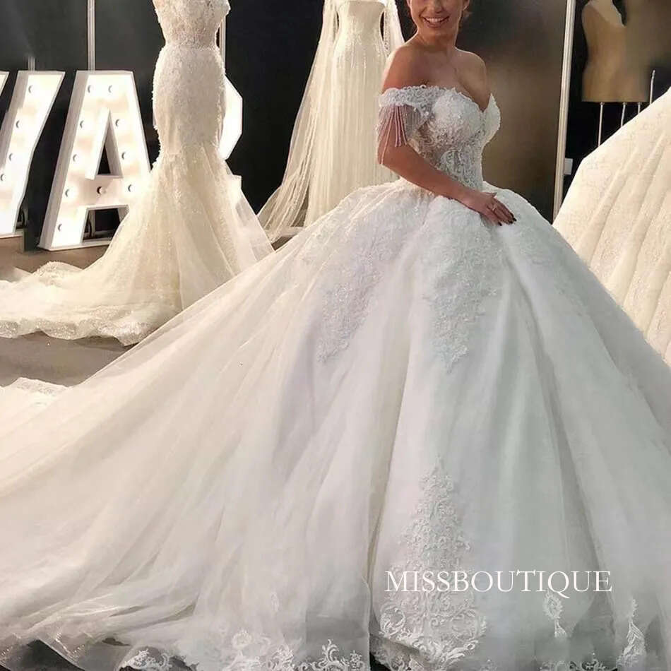 Ball Gown Wed Dresses Long Lace Appliques Sequins Arabic Dubai Wedding Dress Formal Church Off Shoulder Plus Size Bridal Gowns Bride Wear 403 B0312