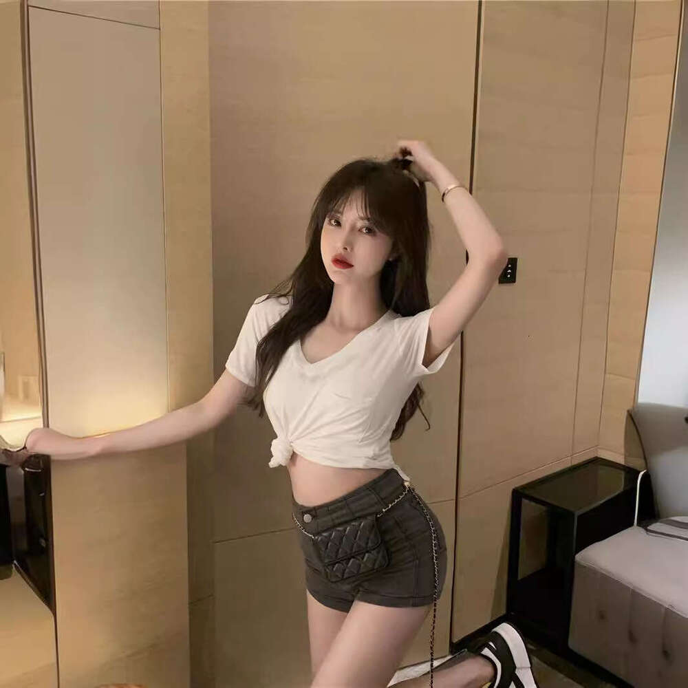 T-Shirt for Women 2025 Summer New V-Neck Design Sense Inner Layer Base Shirt Irregular Hot Girl Pure Desire Style Short Sleeve Top