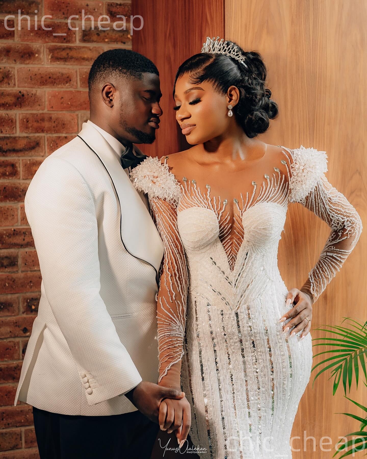 African Aso Ebi 2026 Ivory Mermaid Wedding Dress Rhinestones Beaded Sequined Sheer Neck Sparkly Elegant Bridal Gowns Dresses ZJ240
