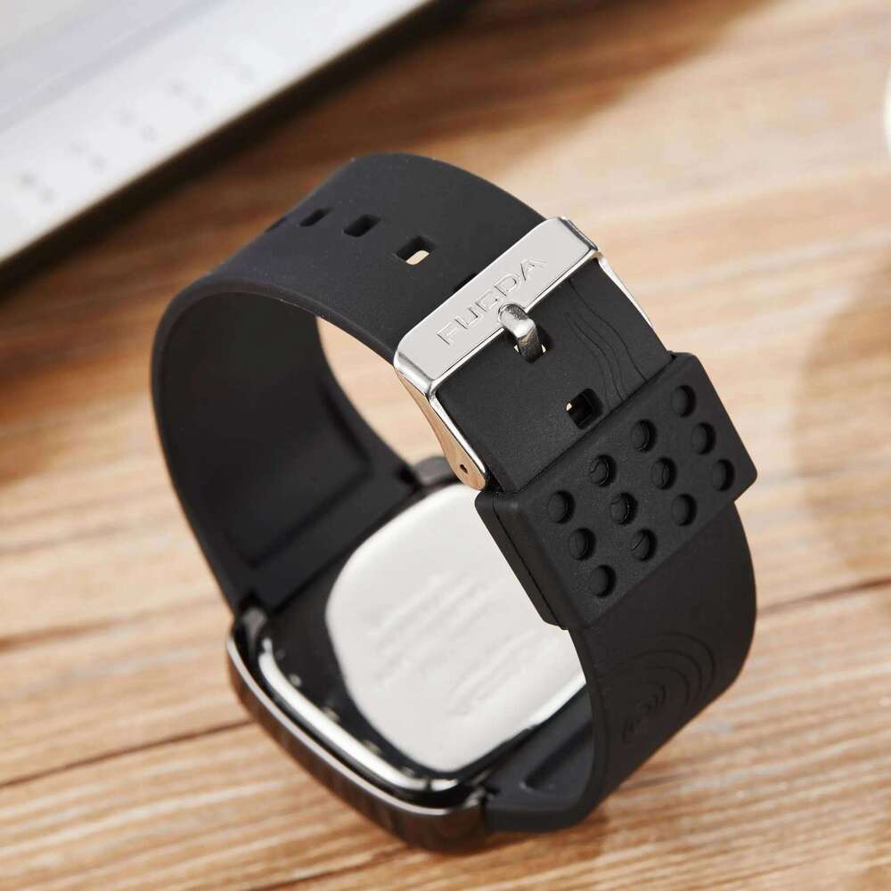 Fashionable Creative Cool Men's Simple Sports Style Waterproof Silicone Strap Quartz Watch For Man relojes para hombres