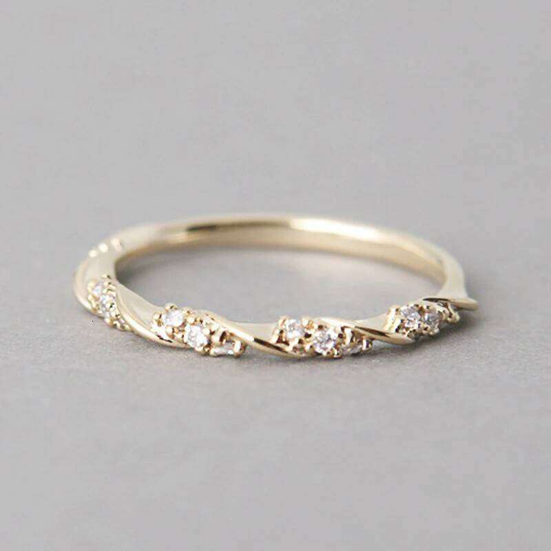 Huitan Delicate Thin Rings for Women Fancy Twist Design Fashion Versatile Female Accessories with Shiny CZ Gift 2021 Hot Jewelry H260312