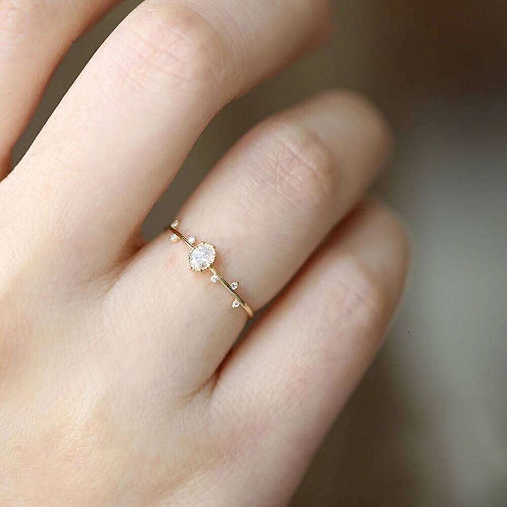 Huitan Dainty Women's Thin Gold Color Inlaid Crystal Cubic Zirconia Wedding Rings Fashion Exquisite Lady Jewelry Wholesale H260312