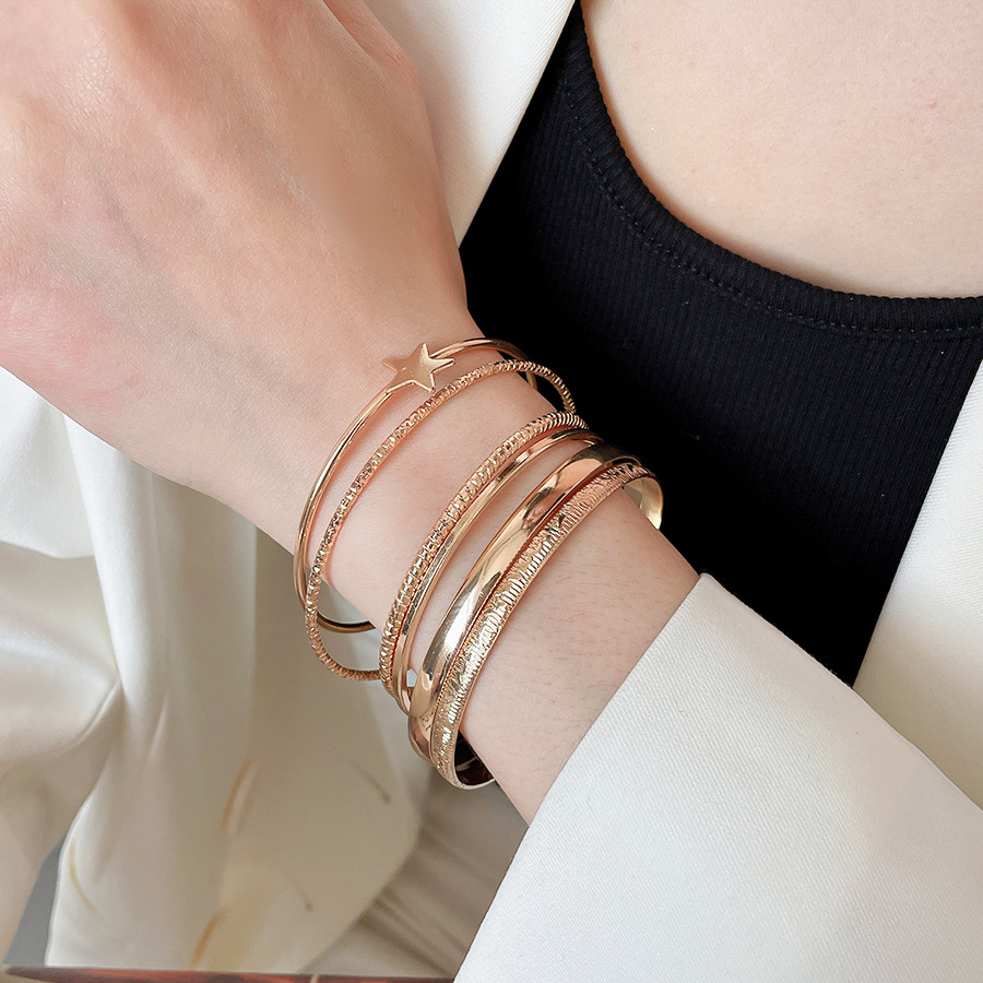 European and American cross-border five-pointed star open unique trendy fashion metal style bracelet, designer niche jewelry for women