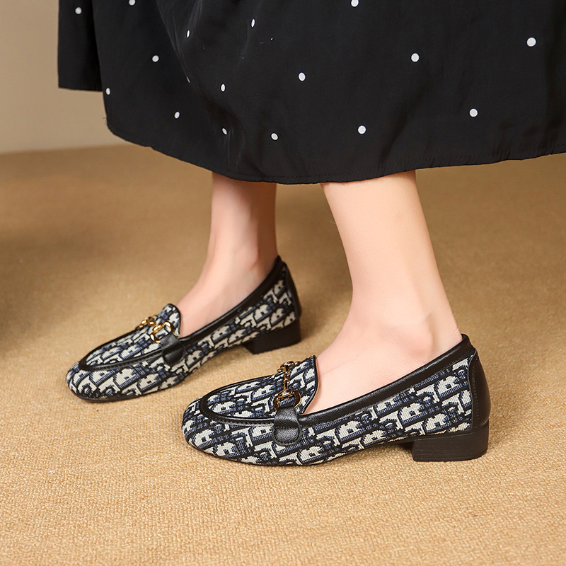 Soft leather women's daily versatile and comfortable high-heeled thick soled shoes, women's work pants, small leather shoes, metal buckle de