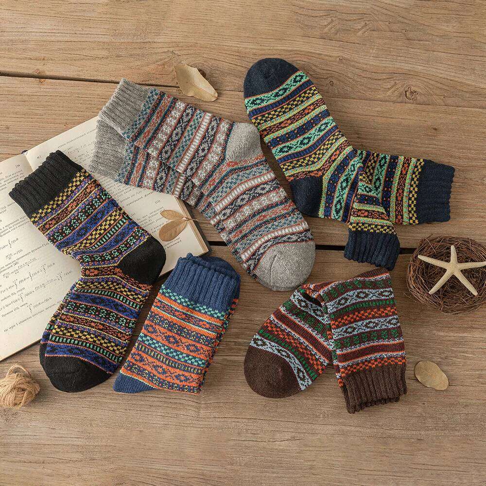 5Pairs New Witner Man Thick Warm Stripe Round High Quality Women Socks Couple Models Free Size Z260312