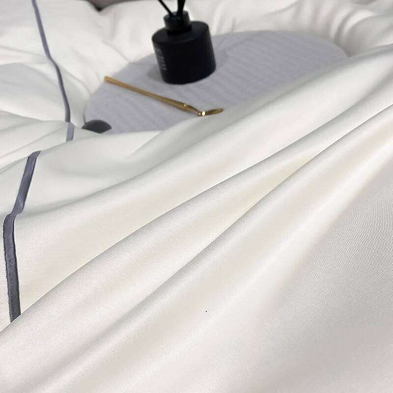 100% Embroidery Bedding Sets High-End Summer Ice Silk Soft Duvet Kit Skin Friendly Cooling Comforter Cover Set H260312