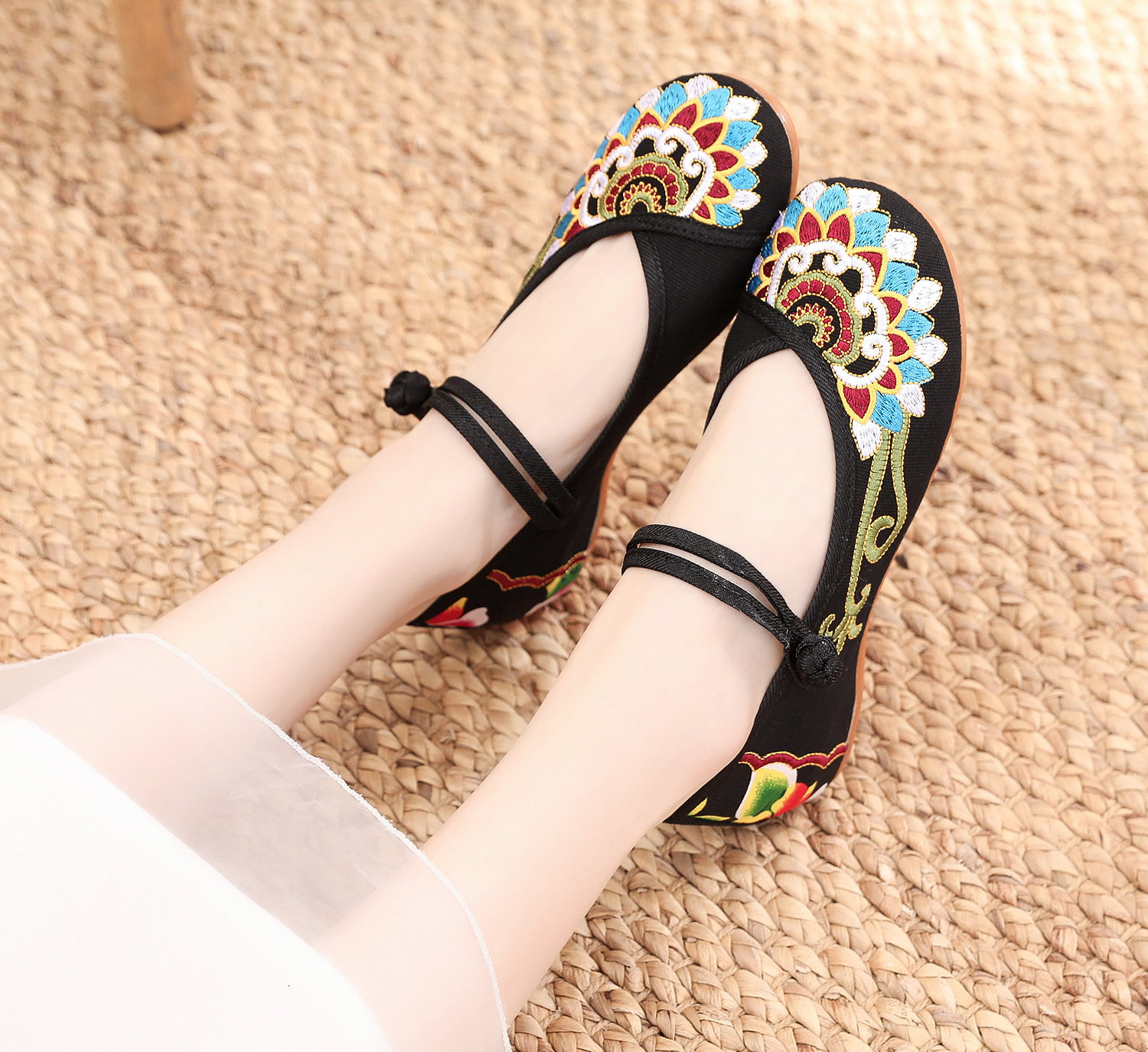 STAOXINDIKE 2025 New Designer Heel Low Heel Wedge Heel Kitten Heel Fabric White Black Open Formal Casual Wide Luxury Synonyms