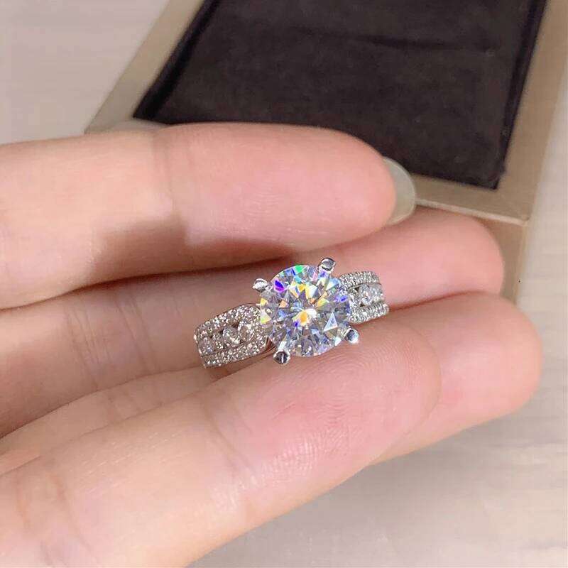 Huitan Modern Women's Wedding Rings Brilliant Crystal Cubic Zirconia High-quality Silver Color Female Ring Engagement Jewelry H260312