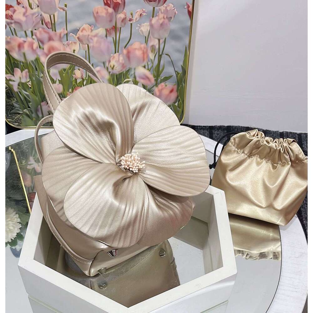 Early Spring New Women S Petal Flower Tote Creative Floral Handbag Single Shoulder Crossbody Chain Bag