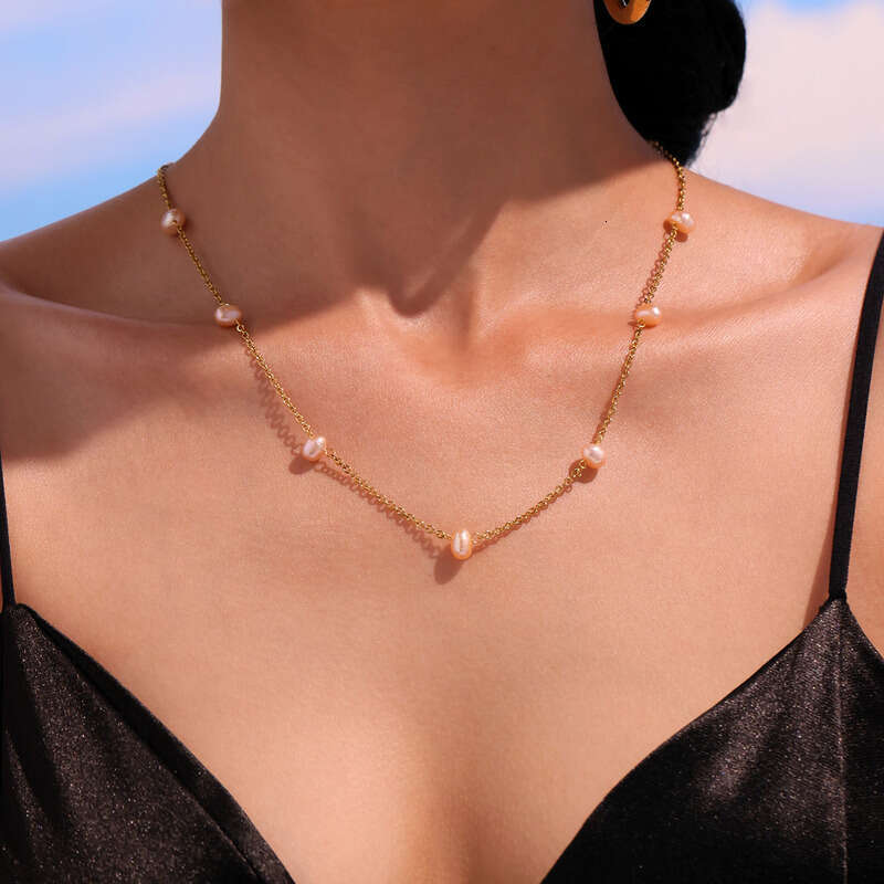 Women's Vintage Necklace: Elegant Natural Freshwater Pearl Necklace For Women Titanium Steel Gold Non-fading O-chain Clavicle Chain Minimalist Da