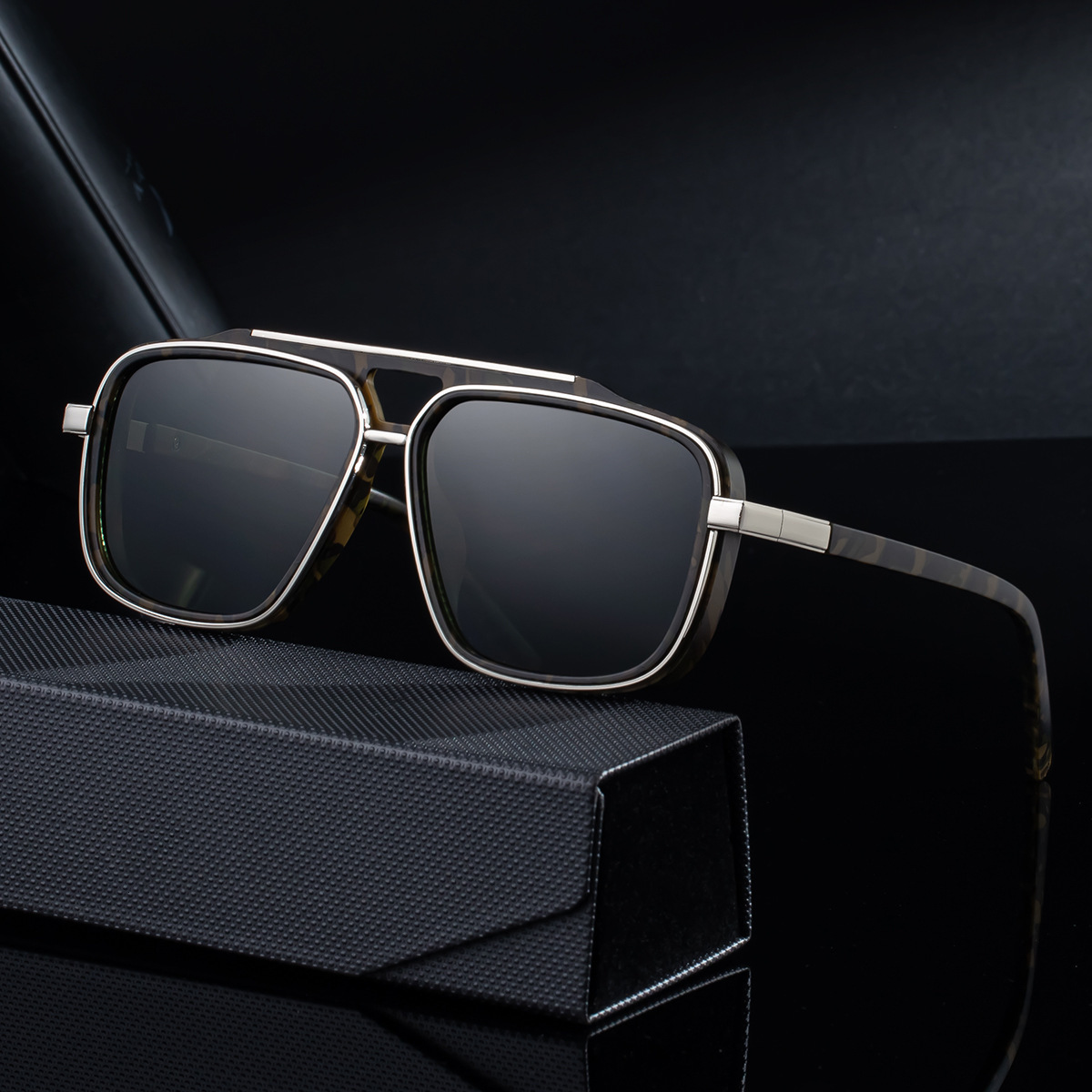 2026 New Fashion Square Frame Polarized Unique Retro High-end Sun Protection Sunglasses for Men,