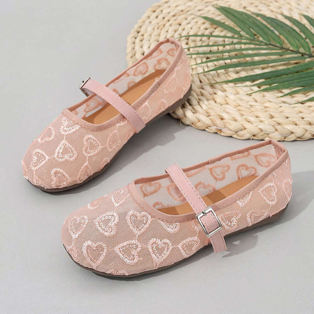 Summer elastic straps for girls, flat embroidered heart-patterned mesh shoes, fashionable, elegant, cute, with bowknot, children's shoes 8158