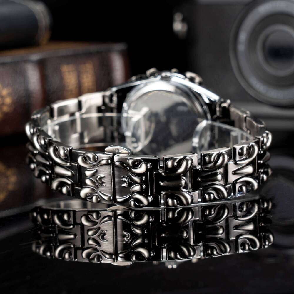 Luxury y2k Fashion Spiked Alabaster Cool Street Style Demon Claw Shape Dial Unique Design Men Quartz Watch reloj hombre