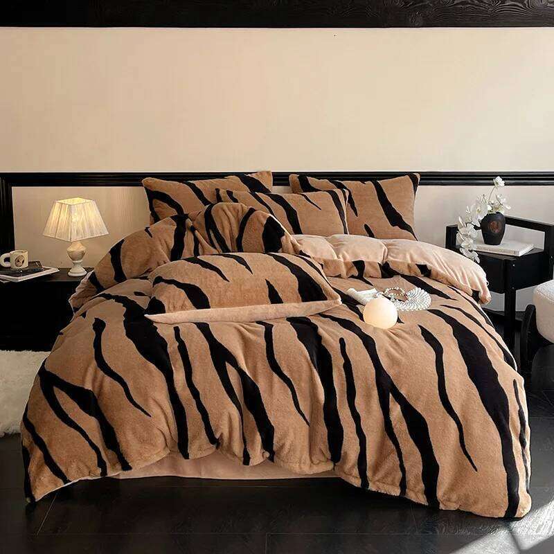 2025 New Zebra Pattern Warm Rabbit Four-piece Set Winter Milk Thickened Quilt Cover Sheet Double-sided Fleece H260312