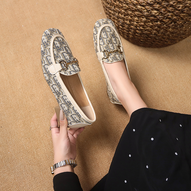 Soft leather women's daily versatile and comfortable high-heeled thick soled shoes, women's work pants, small leather shoes, metal buckle de
