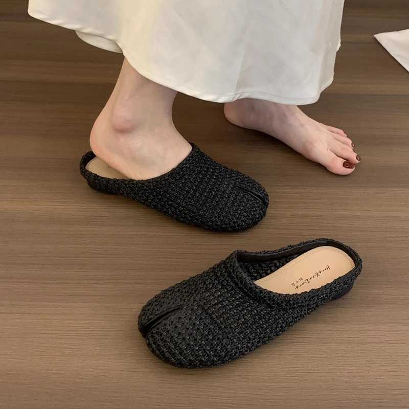 SUOJIALUN 2025 Summer New Women Slipper Fashion Split Toe Slip On Ladies Casual Mules Shoes Soft Flat Heel Outdoor Dress Slides K260312