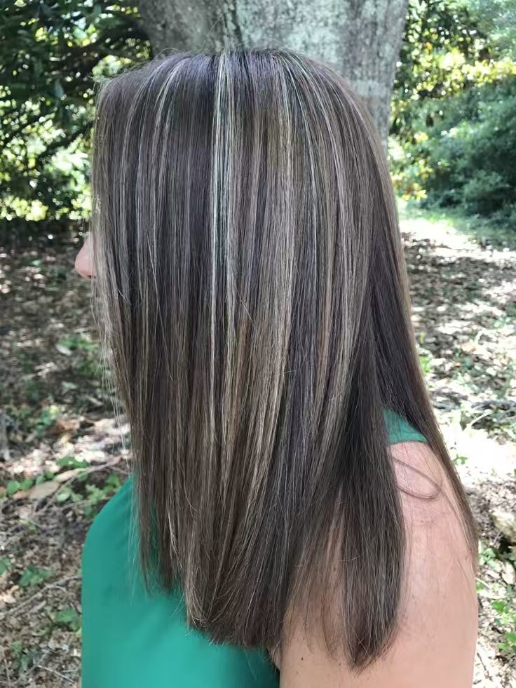 Super cute Cuticle aligned european human hair wig raw virgin hair bob layered cut platinum ash blonde ombre balayage full lace frontal wig for white 