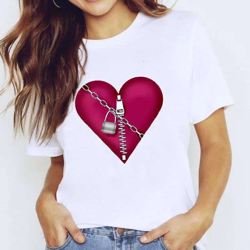New Color Graffiti Heart-shaped Printed Round-neck Short-sleeved T-shirt for Women Harajuku Graphic T Shirts Aesthetic Clothes Z260312