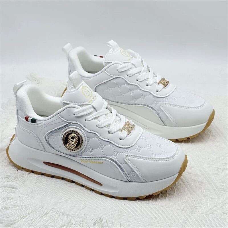 Designer shoes Classic Casual Sports Thick Sole Versatile Fashion Walking for Men and Women Same Style Soft Batch Light Luxury Running Shoes