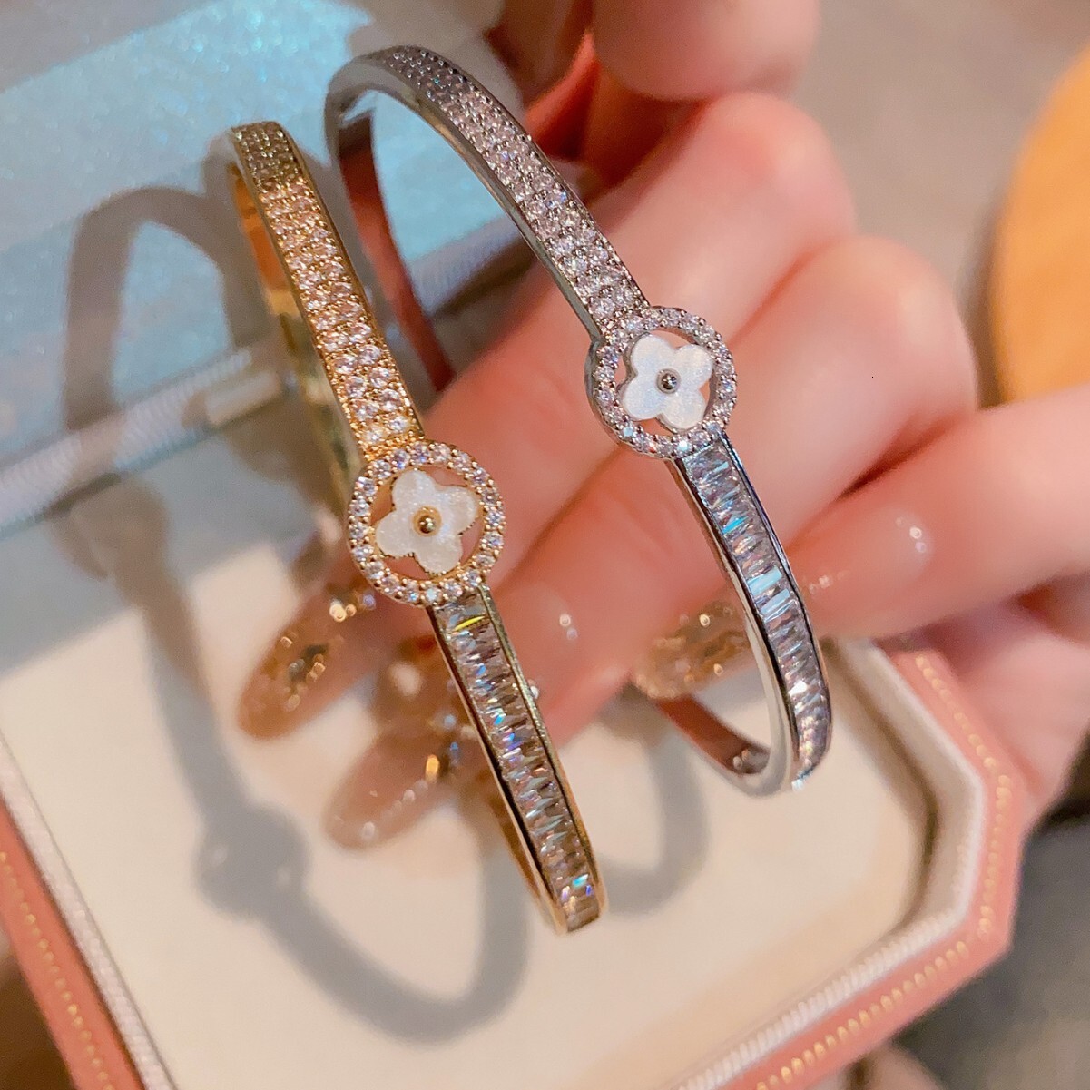 Bracelet Style Geometric New Princess Fashion Sun Hand Jewelry Bracelet Elegant Women's Small Round Plate Bracelet